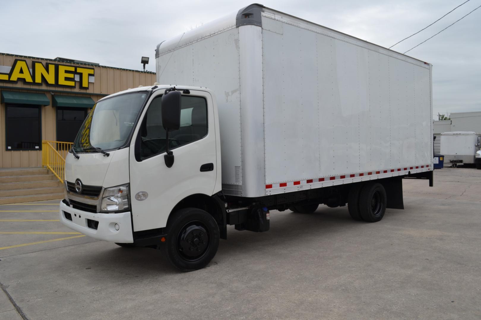 2016 WHITE /BLACK HINO 195 with an JO5E-TP 5.1L 210HP TURBO CHARGED DIESEL engine, AISIN A465 6SPD AUTOMATIC transmission, located at 9172 North Fwy, Houston, TX, 77037, (713) 910-6868, 29.887470, -95.411903 - Photo#0